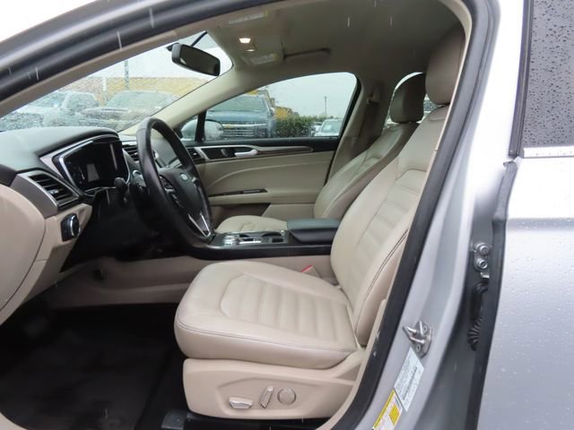 Used 2018 Ford Fusion SE w/ Fusion SE Technology Package image 15