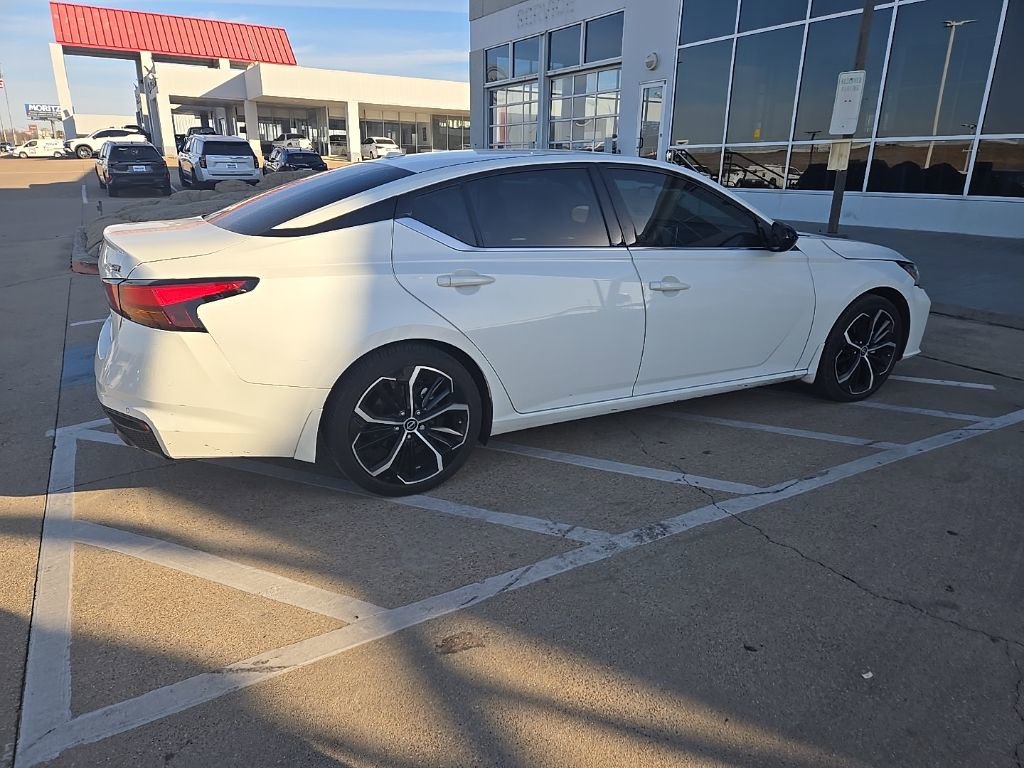 Used 2024 Nissan Altima 2.5 SR image 10