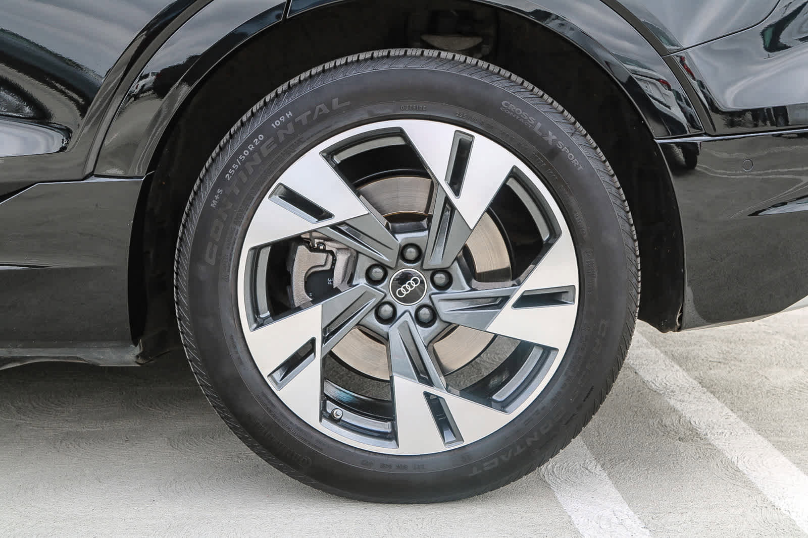 Used 2022 Audi e-tron Premium Plus w/ Premium Plus Package image 10