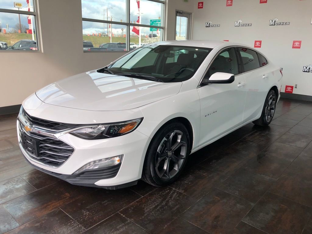Used 2024 Chevrolet Malibu LT FWD image 3