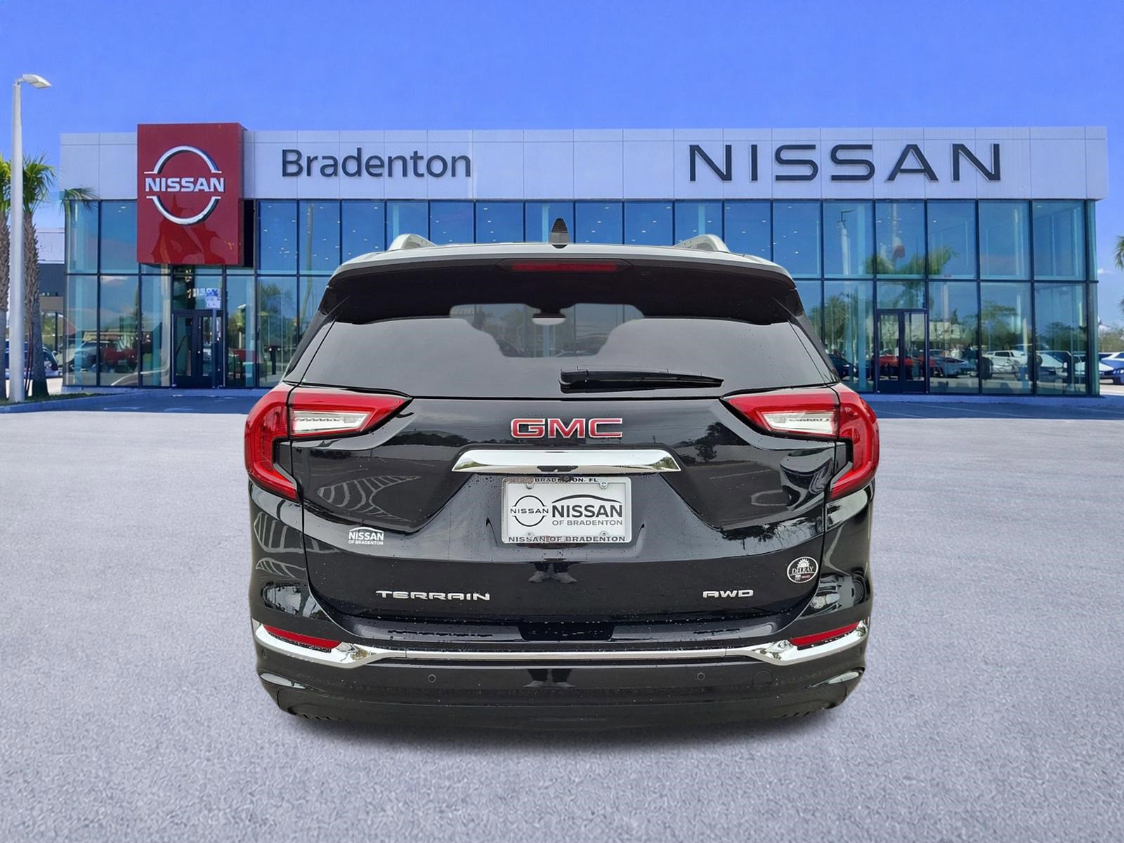 Used 2022 GMC Terrain Denali w/ Black Diamond Edition image 6