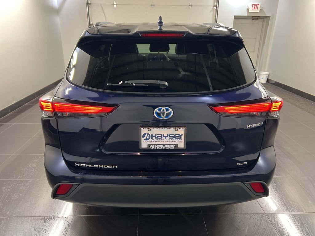 Used 2021 Toyota Highlander XLE image 5