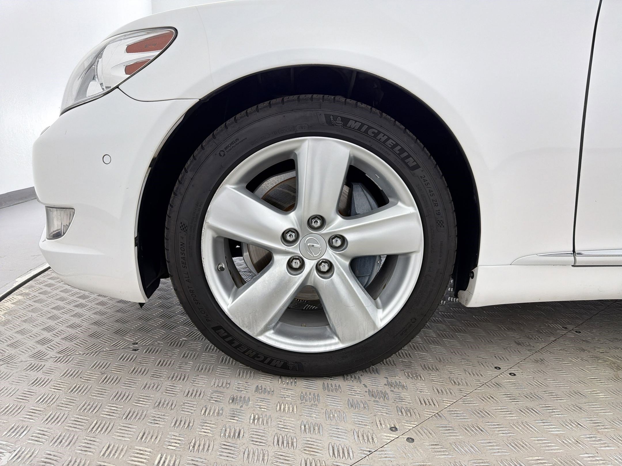 Used 2012 Lexus LS 460 L w/ Rear Seat Upgrade Pkg RWD image 11