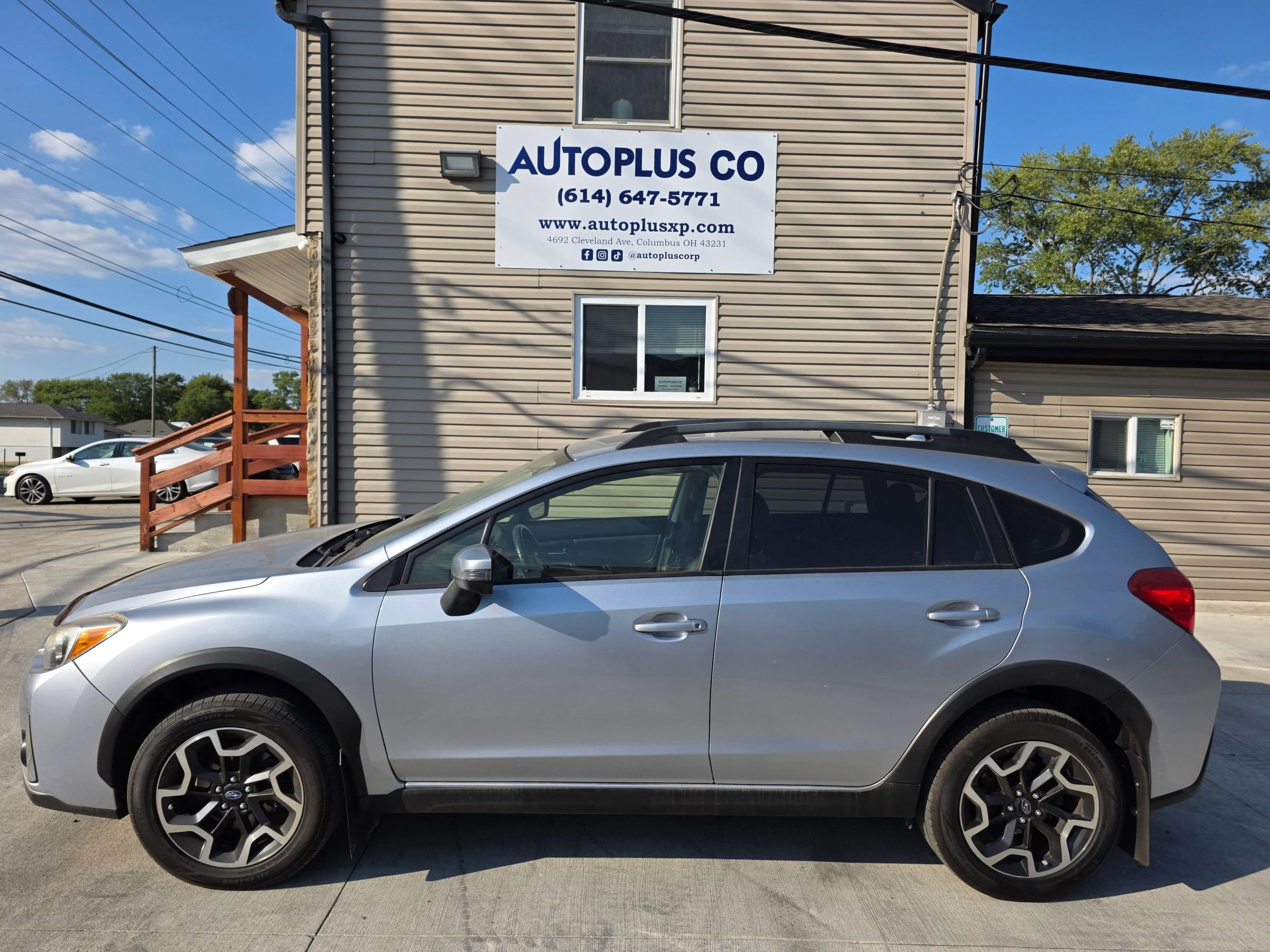 Used 2017 Subaru Crosstrek 2.0i Limited w/ Popular Package #2 image 2