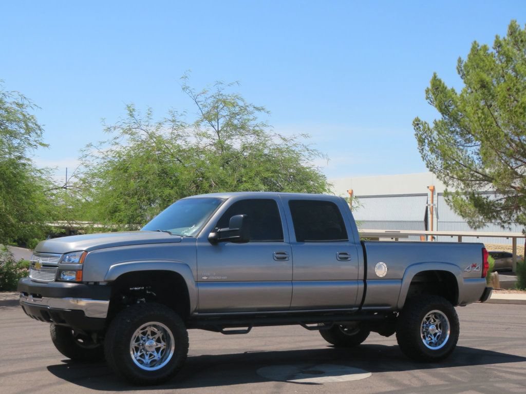 Used 2006 Chevrolet Silverado 2500 LT w/ Heavy-Duty Power Package AWD/4WD image 1