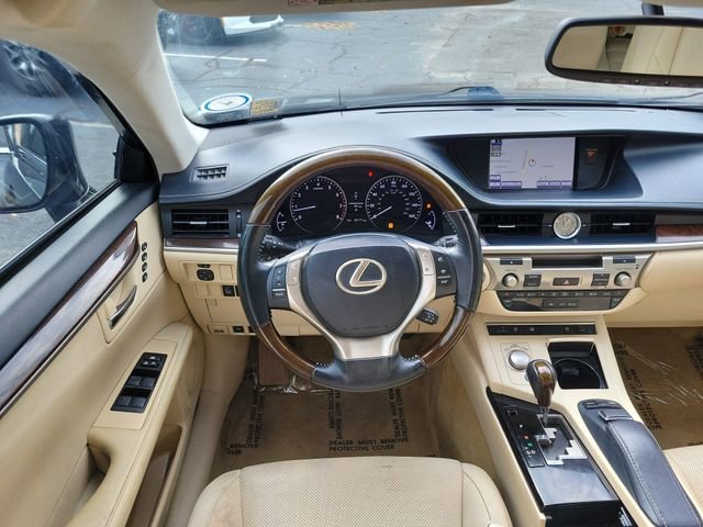 Used 2014 Lexus ES 350 350 w/ Luxury Package image 24