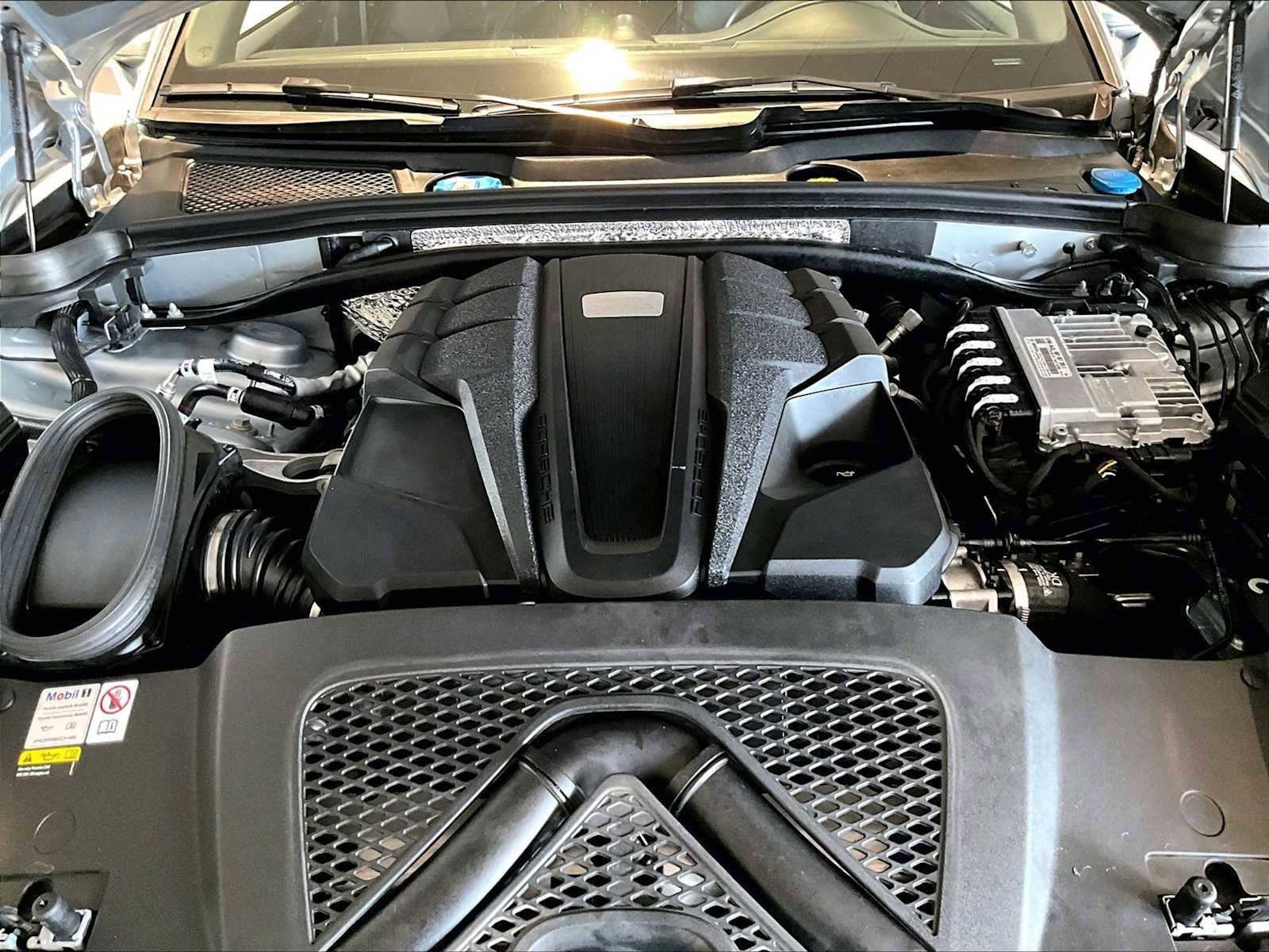 Used 2024 Porsche Macan S image 24