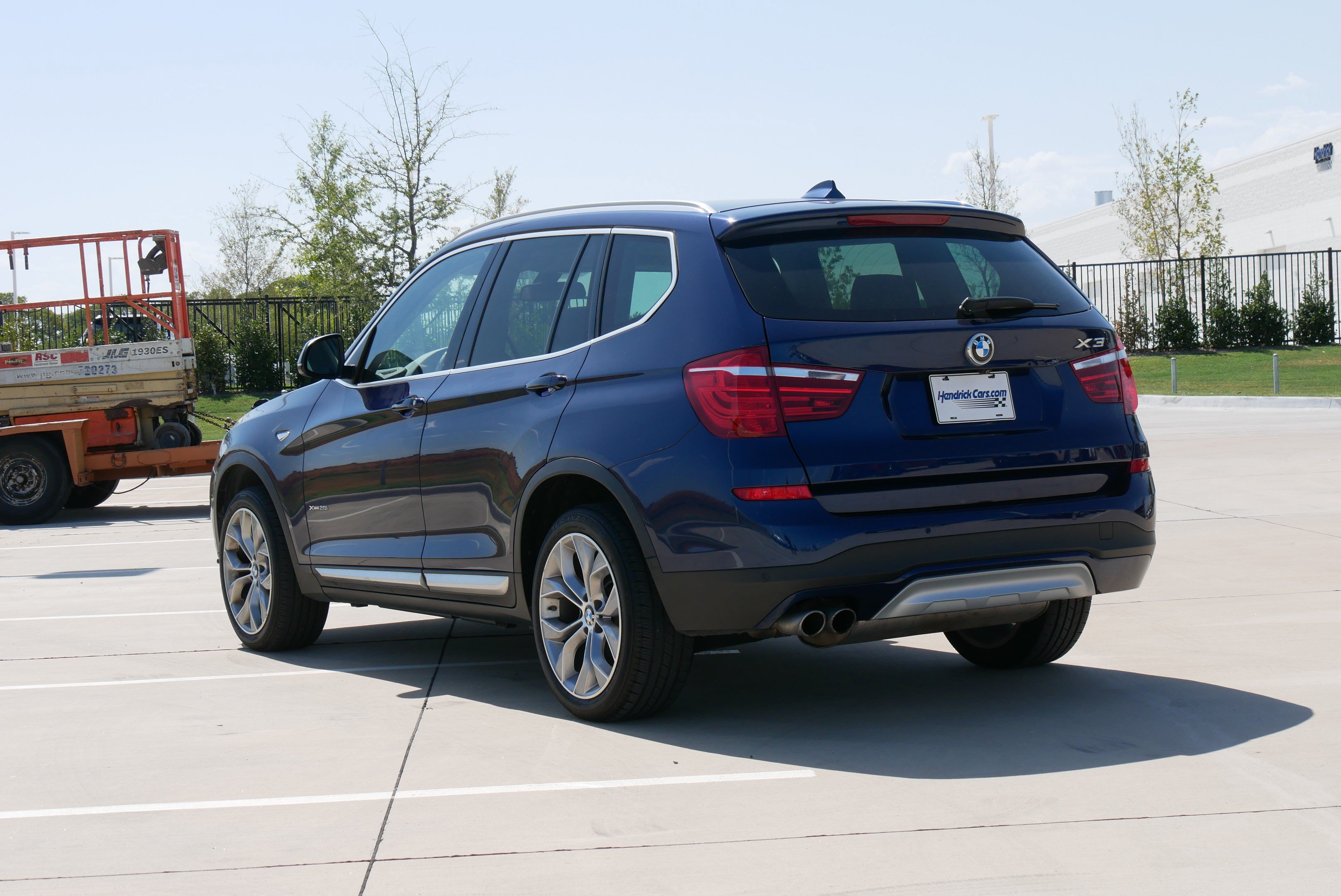 Used 2017 BMW X3 xDrive28i AWD/4WD image 7