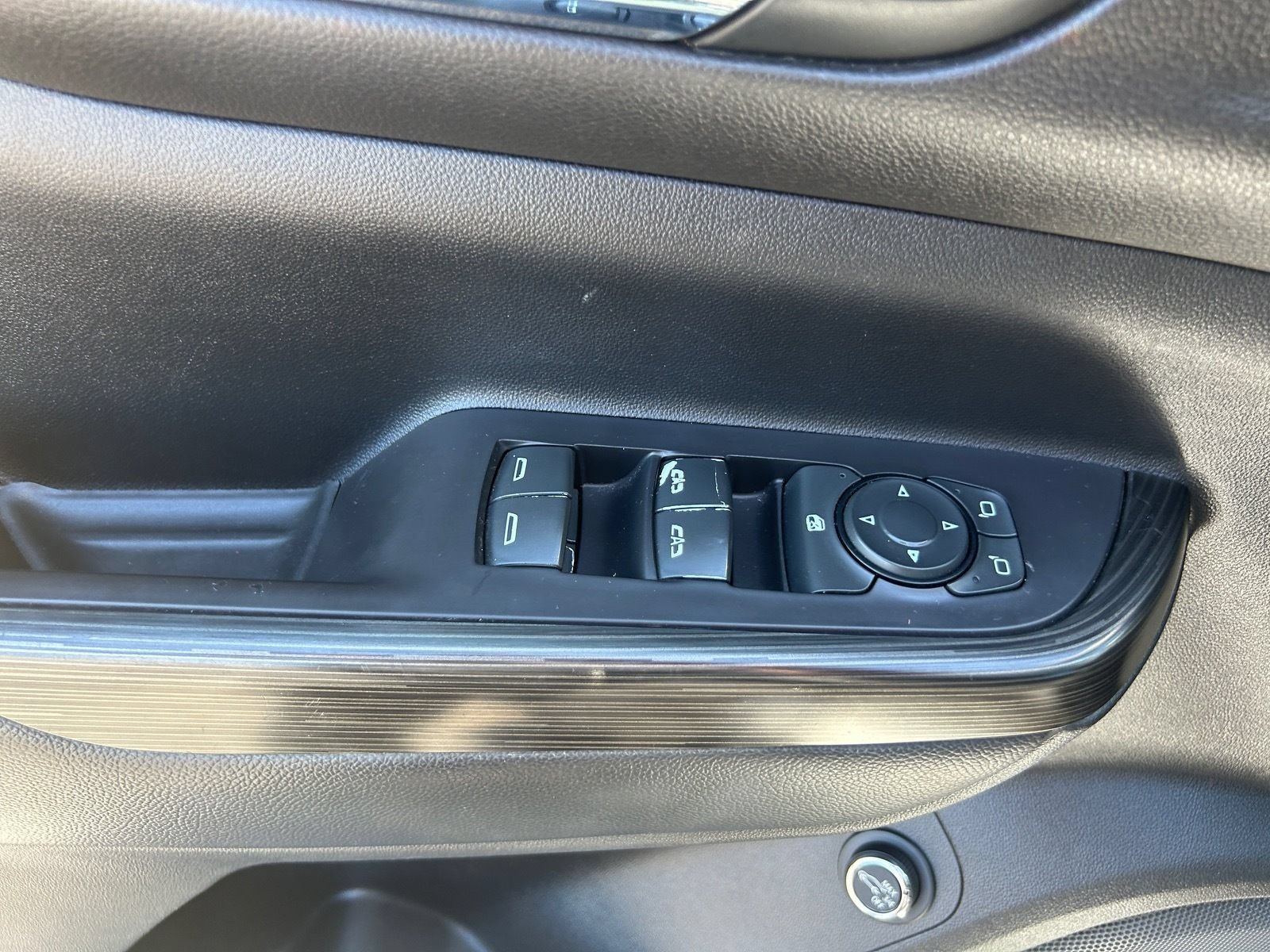 Used 2020 GMC Acadia SLT FWD image 22