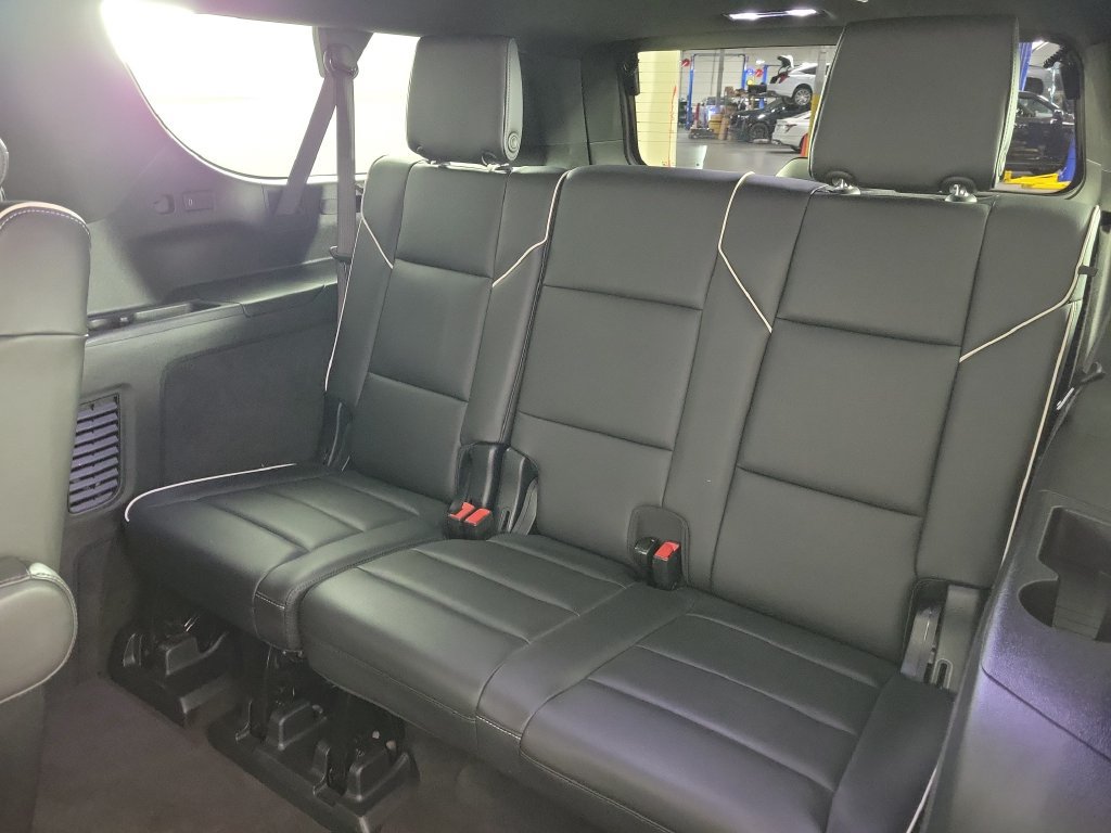 Used 2025 Cadillac Escalade ESV Sport AWD/4WD image 12