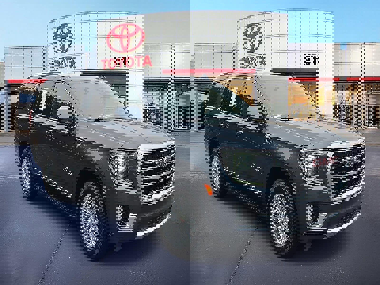 Used 2021 GMC Yukon SLT w/ SLT Premium Package image 3