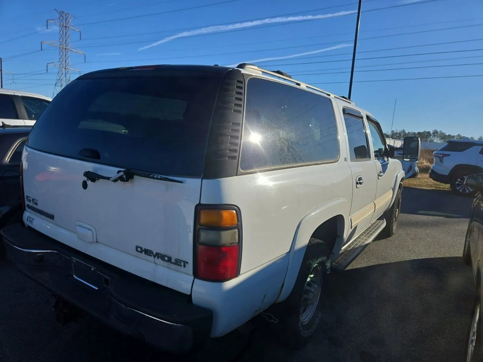 Used 2005 Chevrolet Suburban 2500 LT w/ Preferred Equipment Group image 2