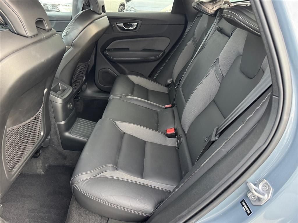 Used 2022 Volvo XC60 T8 R-Design w/ Advanced Package AWD/4WD image 10