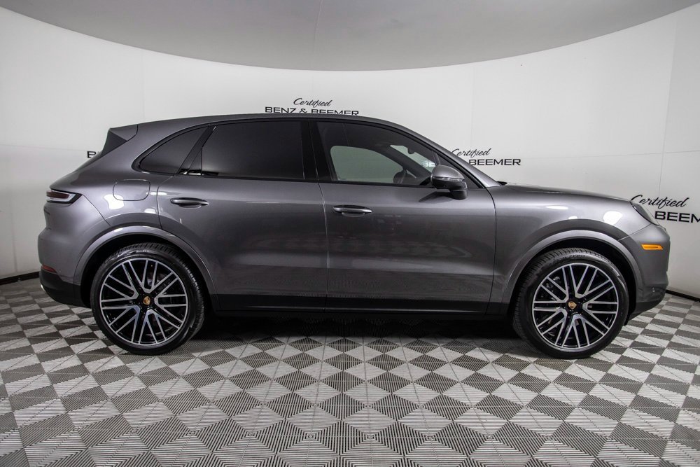 Used 2025 Porsche Cayenne image 11