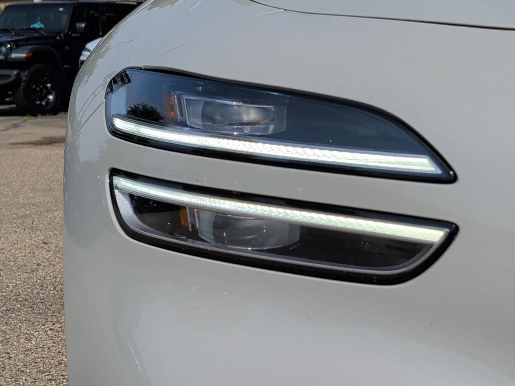 Used 2025 Genesis G70 2.5T AWD/4WD image 42