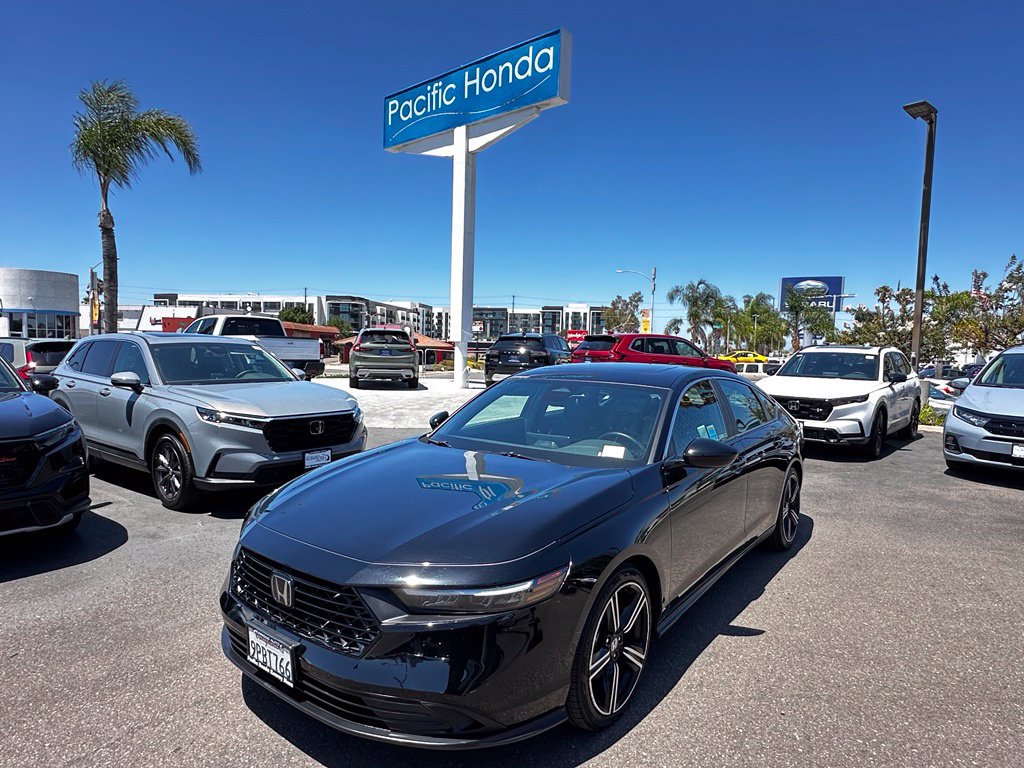 Used 2024 Honda Accord Sport image 2