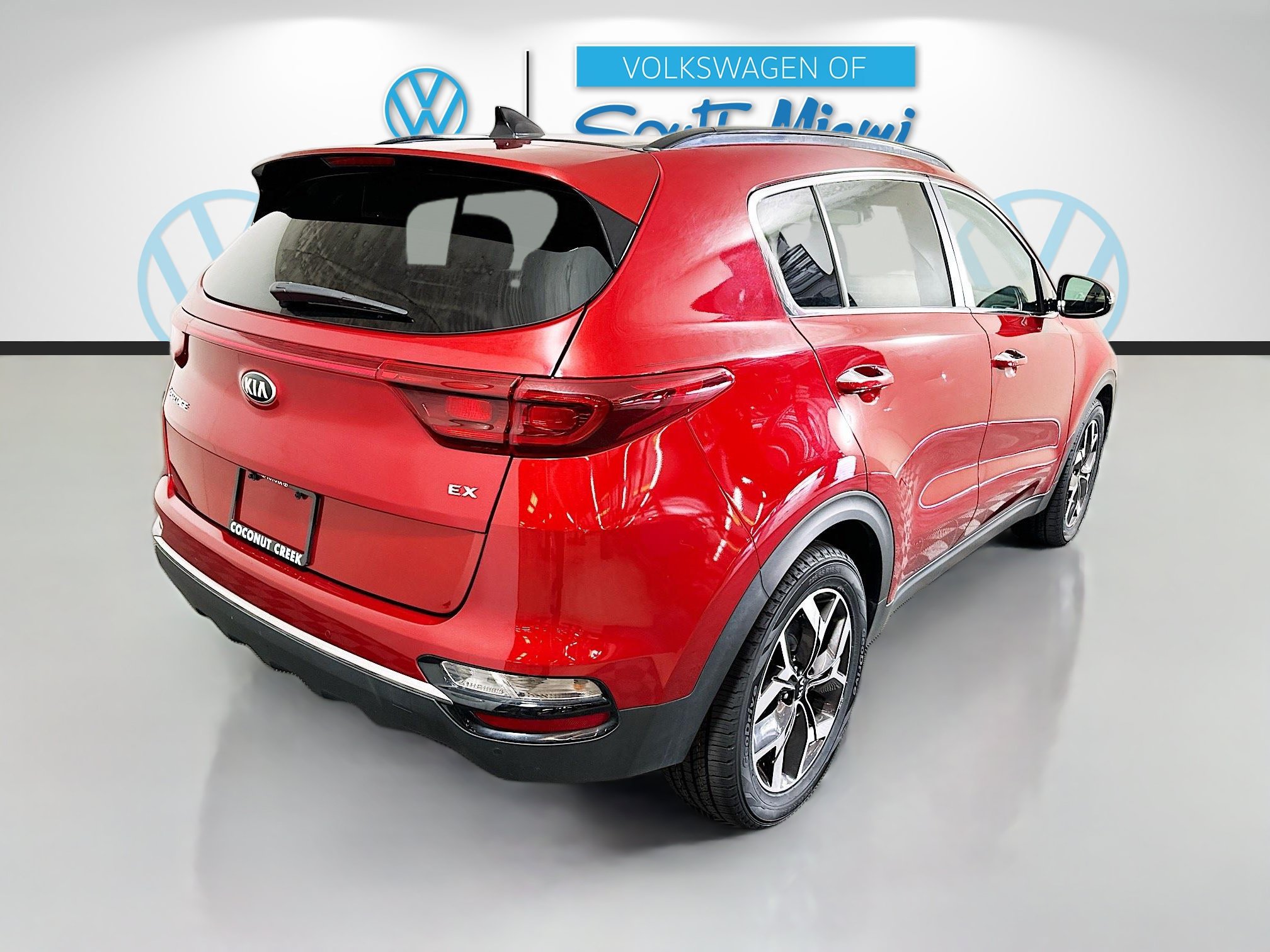 Used 2020 Kia Sportage EX w/ EX Technology Package FWD image 3