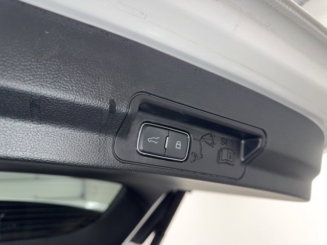 Used 2023 Ford Explorer XLT w/ Equipment Group 202A image 40