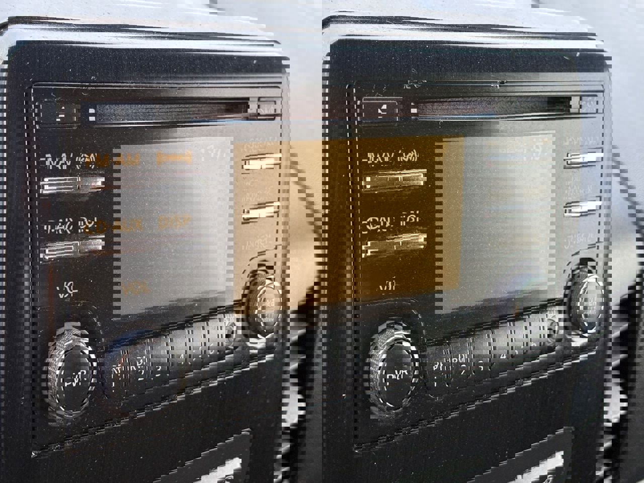 Used 2014 Nissan Titan SV w/ SV Value Truck Package image 24