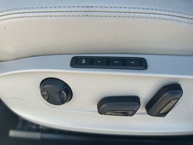 Used 2017 Volkswagen Passat 1.8T SEL Premium FWD image 13