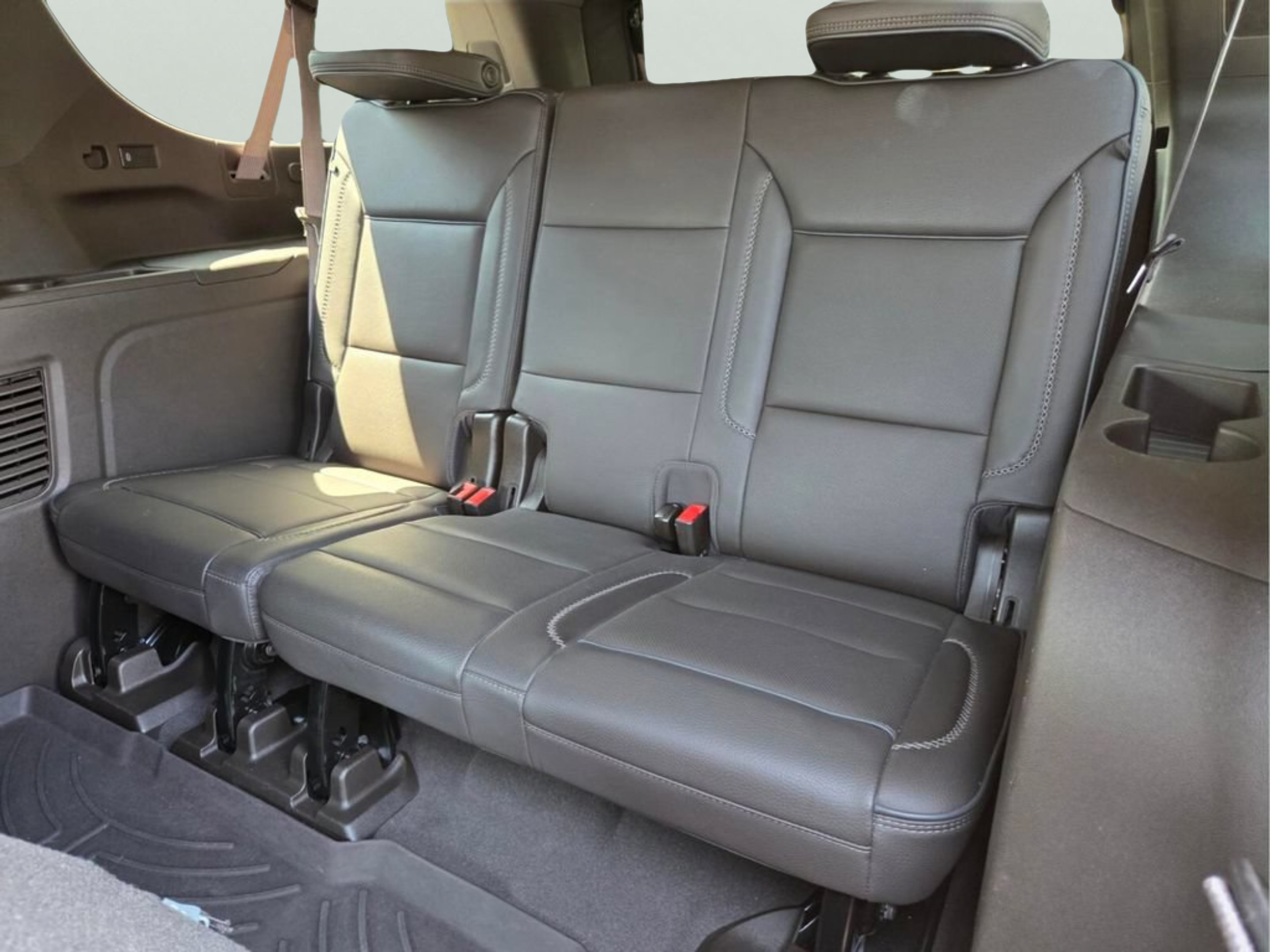 Used 2021 GMC Yukon XL Denali AWD/4WD image 13