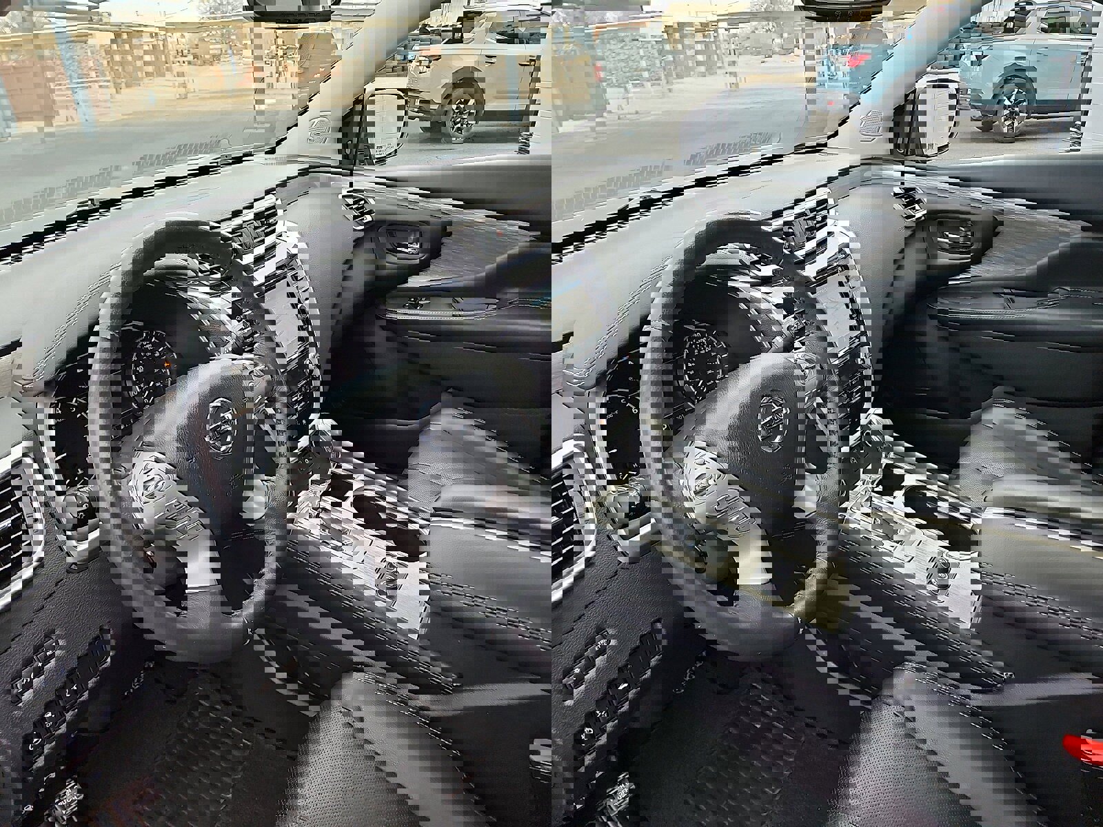 Used 2018 Nissan Murano Platinum w/ Cargo Package image 8