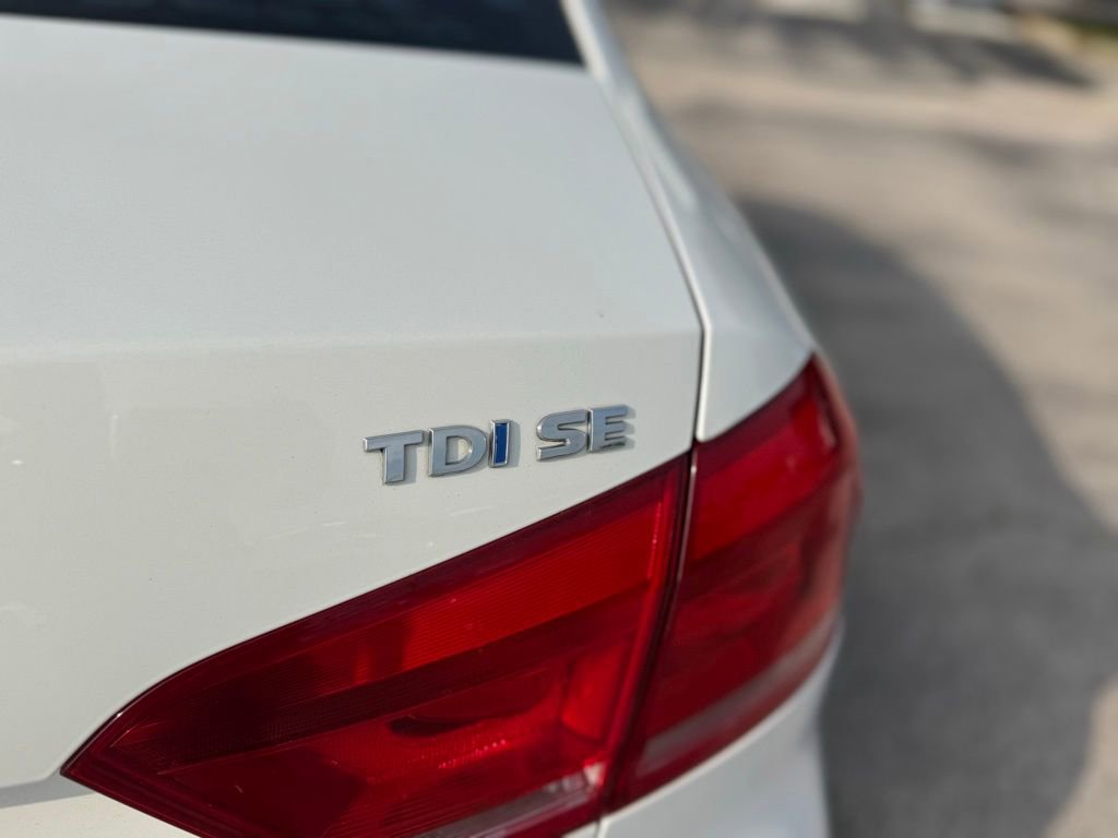 Used 2015 Volkswagen Passat TDI SE FWD image 4