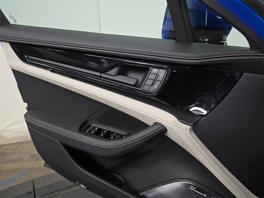 Certified 2025 Porsche Panamera GTS image 22