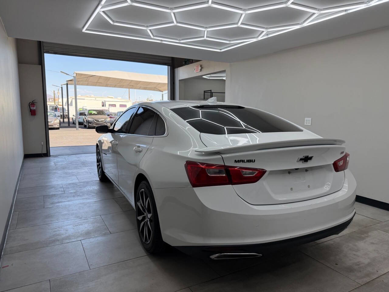 Used 2022 Chevrolet Malibu RS FWD image 5