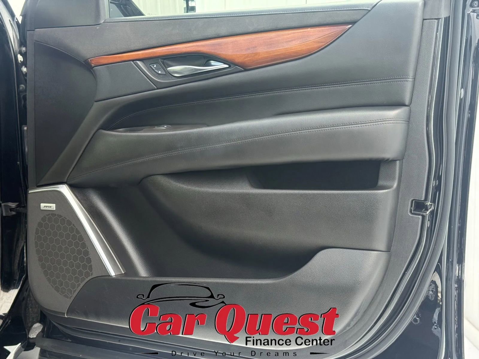 Used 2016 Cadillac Escalade Luxury image 23