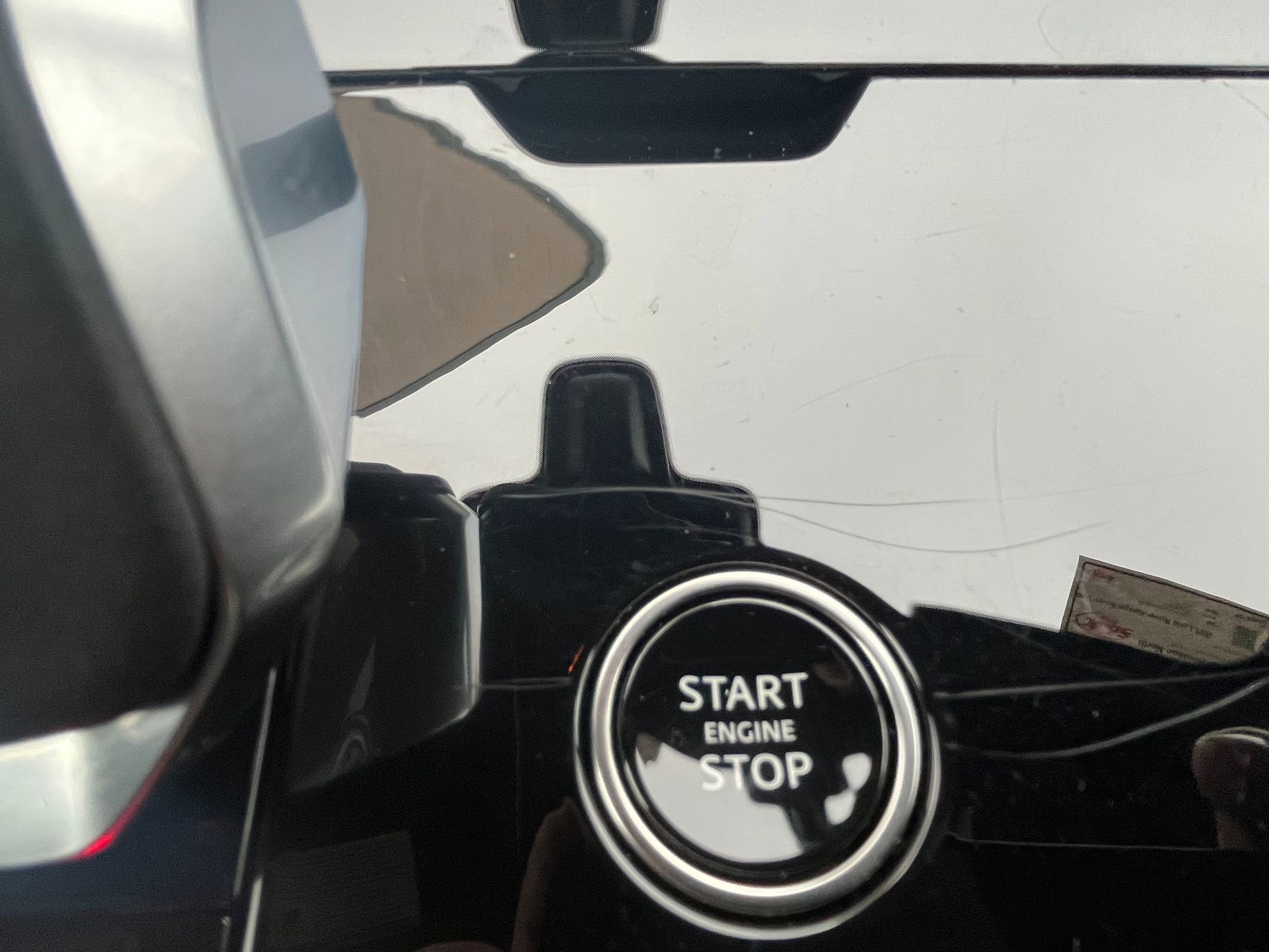 Certified 2025 Land Rover Range Rover Sport SE image 26