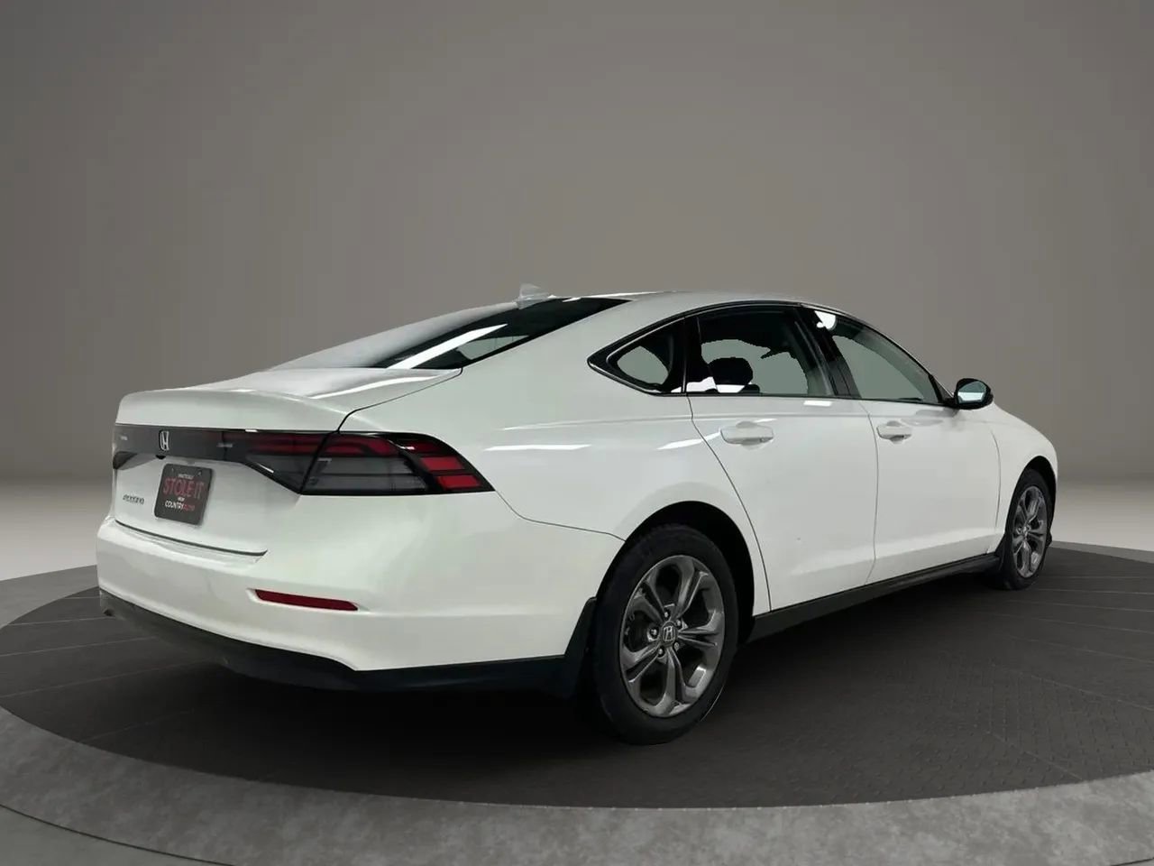 Used 2023 Honda Accord EX image 5