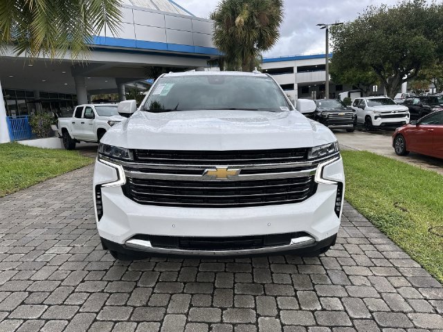 Used 2024 Chevrolet Suburban LT RWD image 18