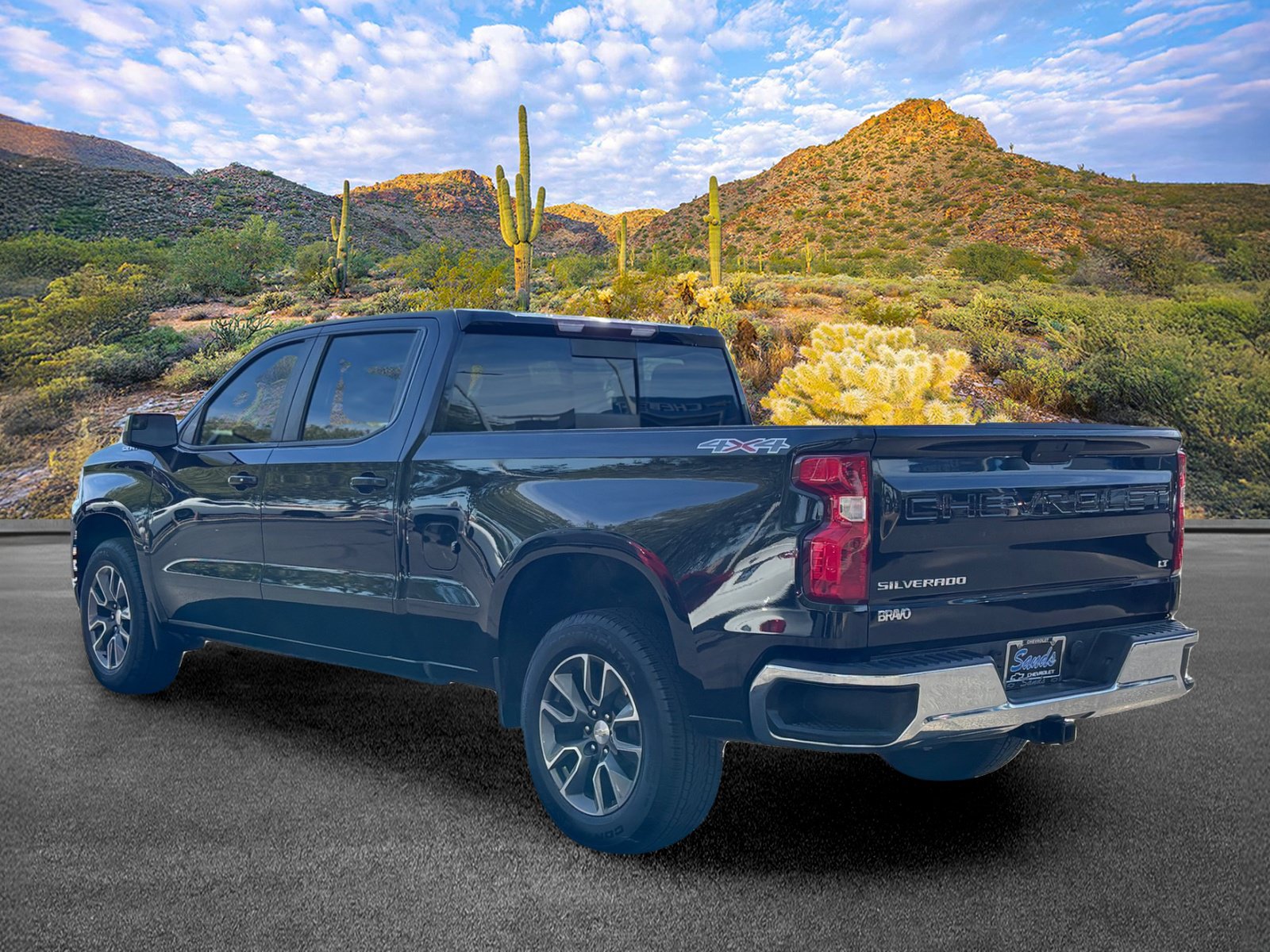 Used 2021 Chevrolet Silverado 1500 LT w/ Convenience Package II AWD/4WD image 6
