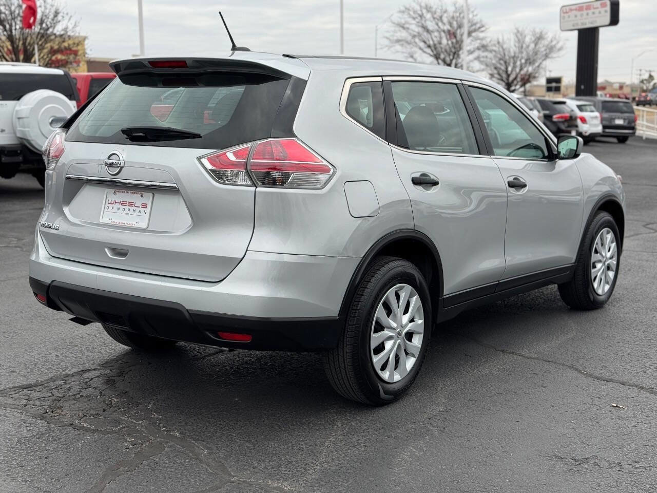 Used 2016 Nissan Rogue S image 5