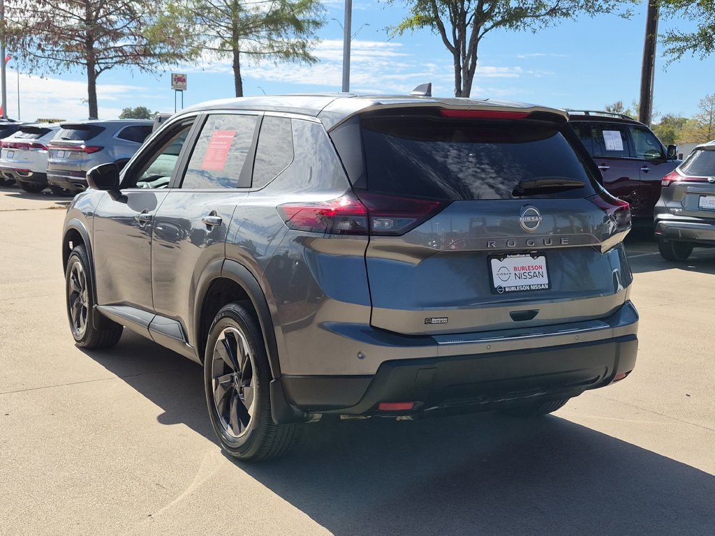 Certified 2026 Nissan Rogue SV FWD image 2