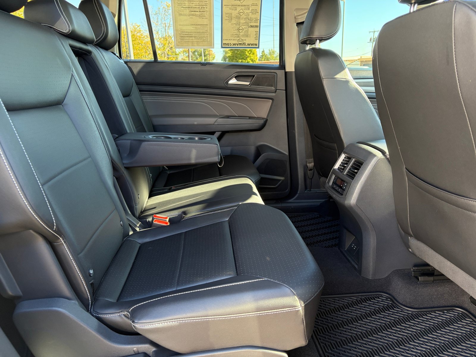 Used 2023 Volkswagen Atlas SE w/ Panoramic Sunroof Package AWD/4WD image 18