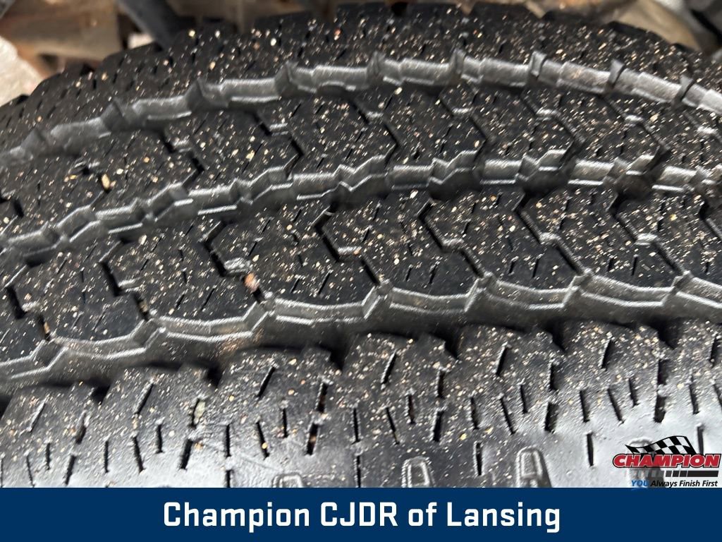 Used 2015 Chevrolet Silverado 2500 W/T w/ Snow Plow Prep Package image 3