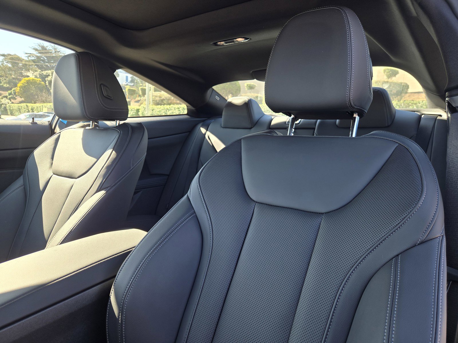 Used 2025 BMW 430i Coupe w/ M Sport Package image 14