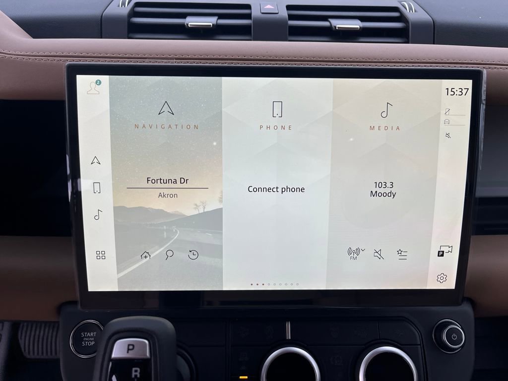 New 2026 Land Rover Defender 130 X-Dynamic SE image 16