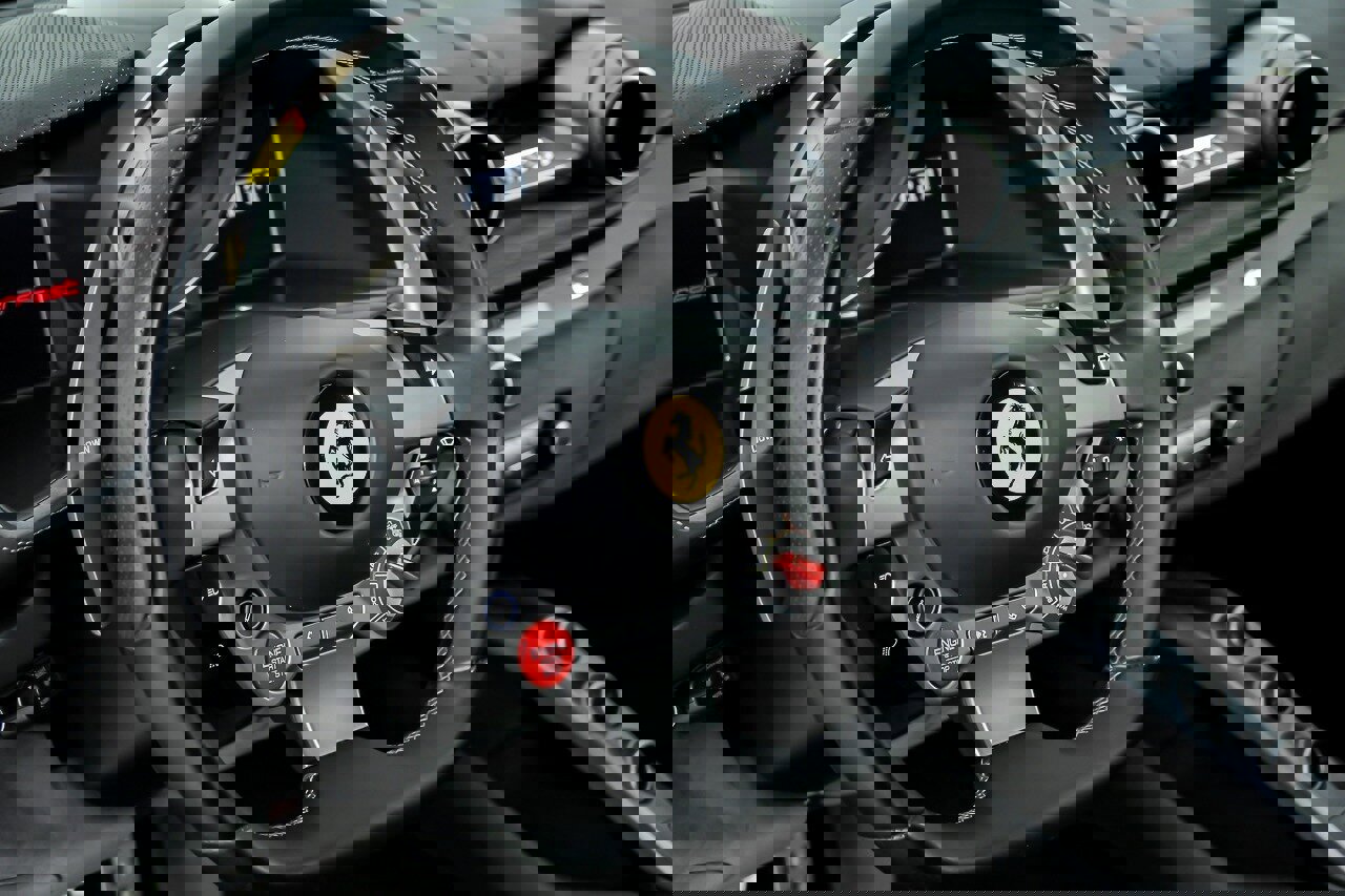 Used 2018 Ferrari 812 Superfast RWD image 23