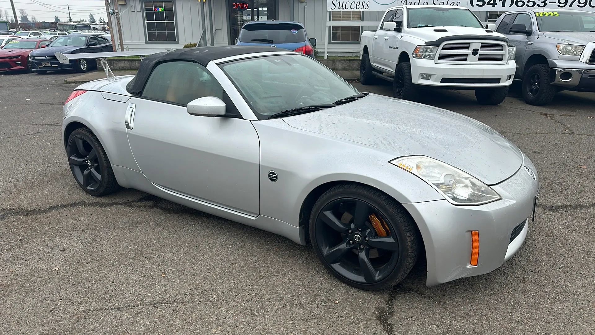 Used 2007 Nissan 350Z Grand Touring image 2