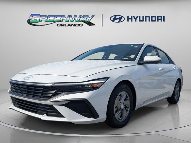 Used 2024 Hyundai Elantra SE FWD image 4