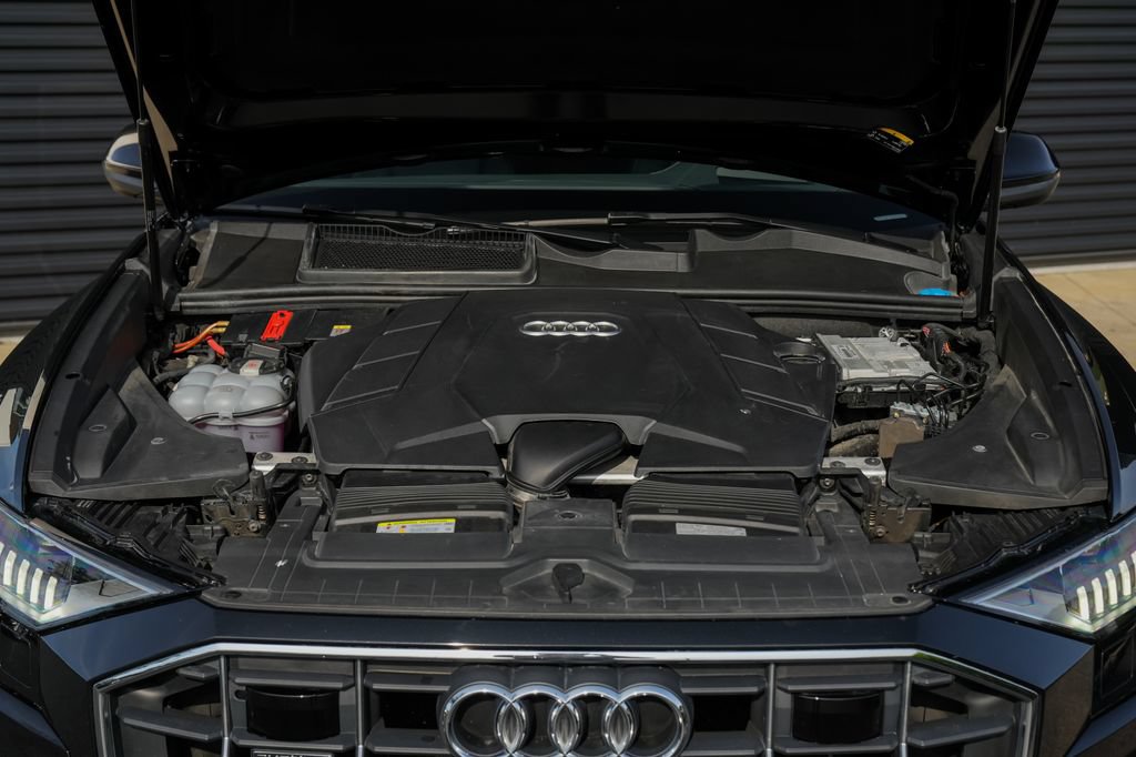 Used 2022 Audi Q8 Prestige w/ Prestige Package AWD/4WD image 10