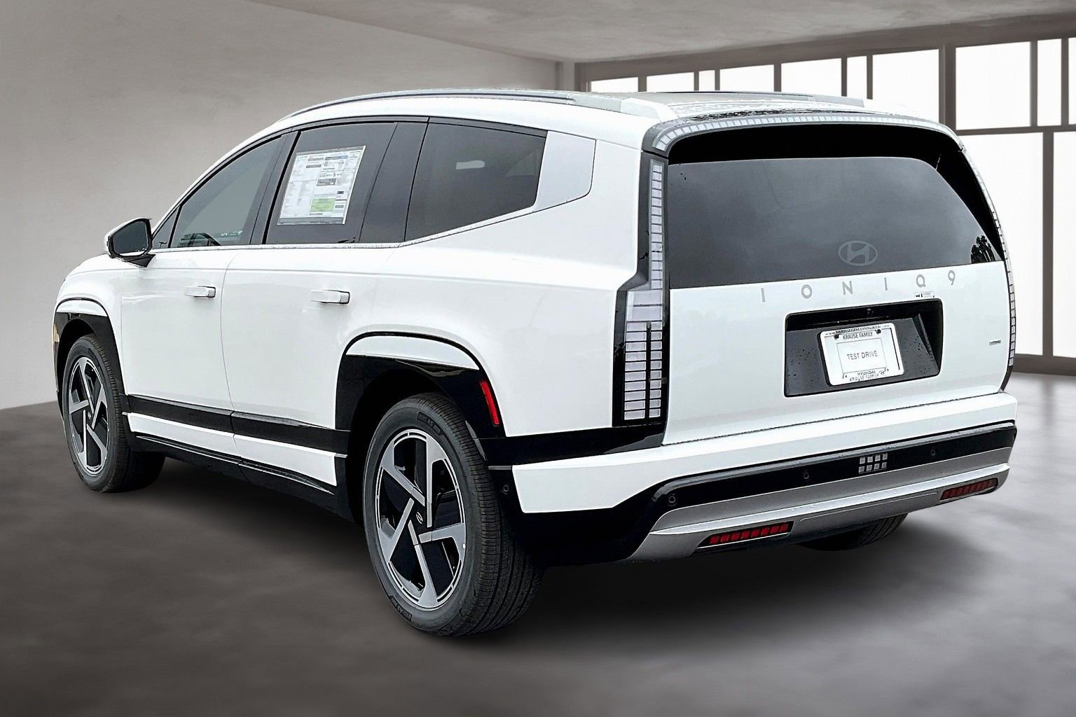 New 2026 Hyundai Ioniq 9 Limited image 3