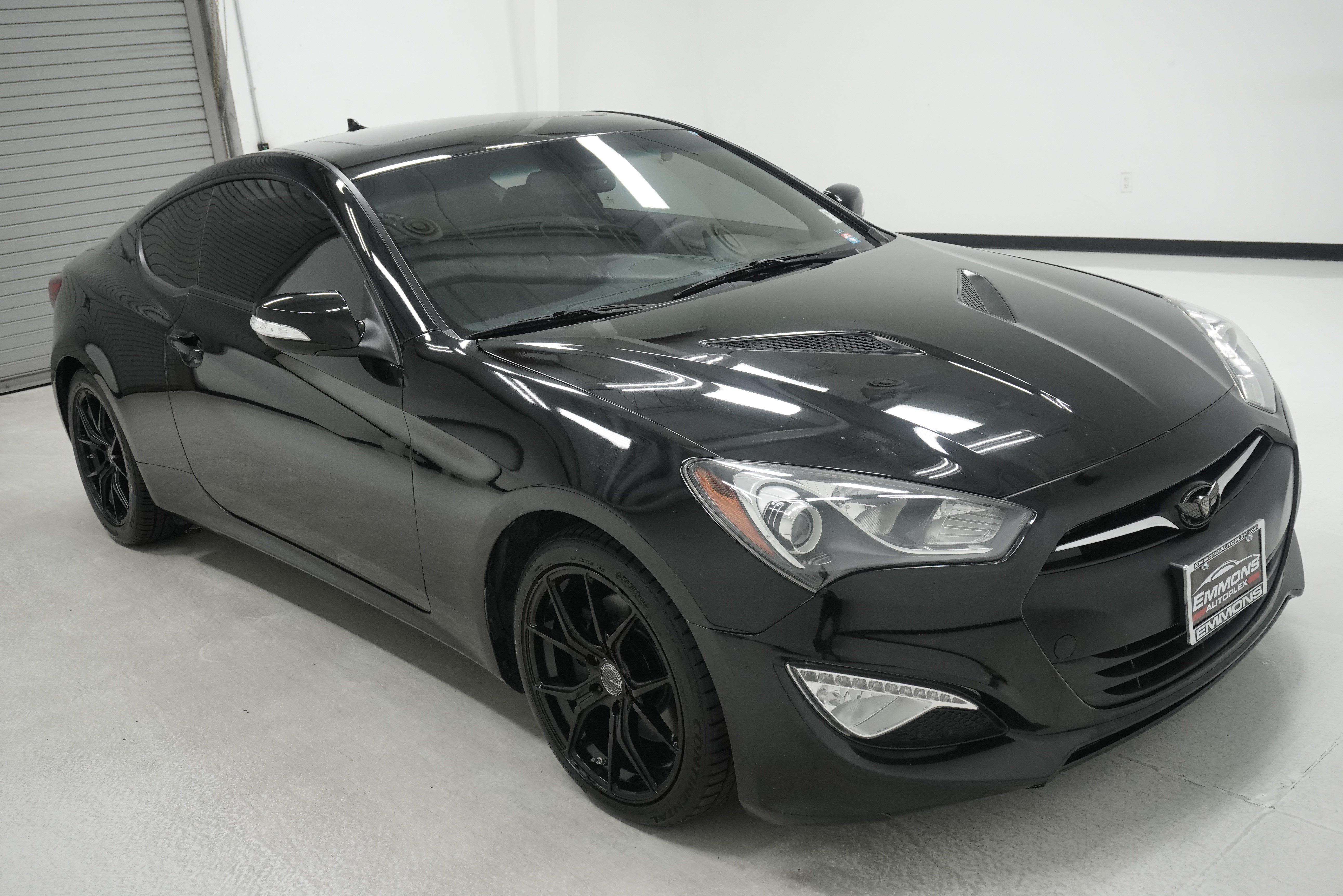 Used 2013 Hyundai Genesis 3.8 RWD image 3