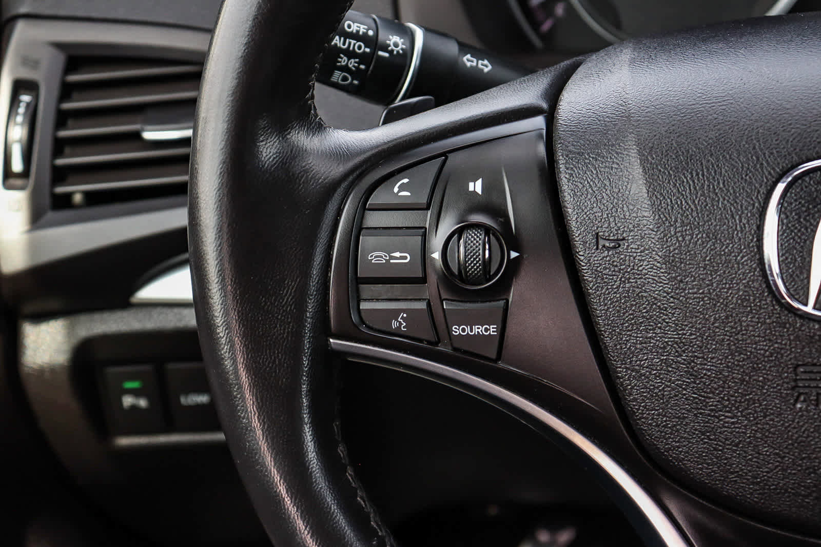 Used 2015 Acura MDX SH-AWD w/ Advance Package image 18