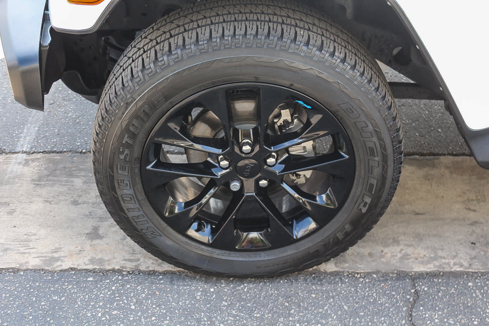 Used 2022 Jeep Wrangler Unlimited Sahara image 9