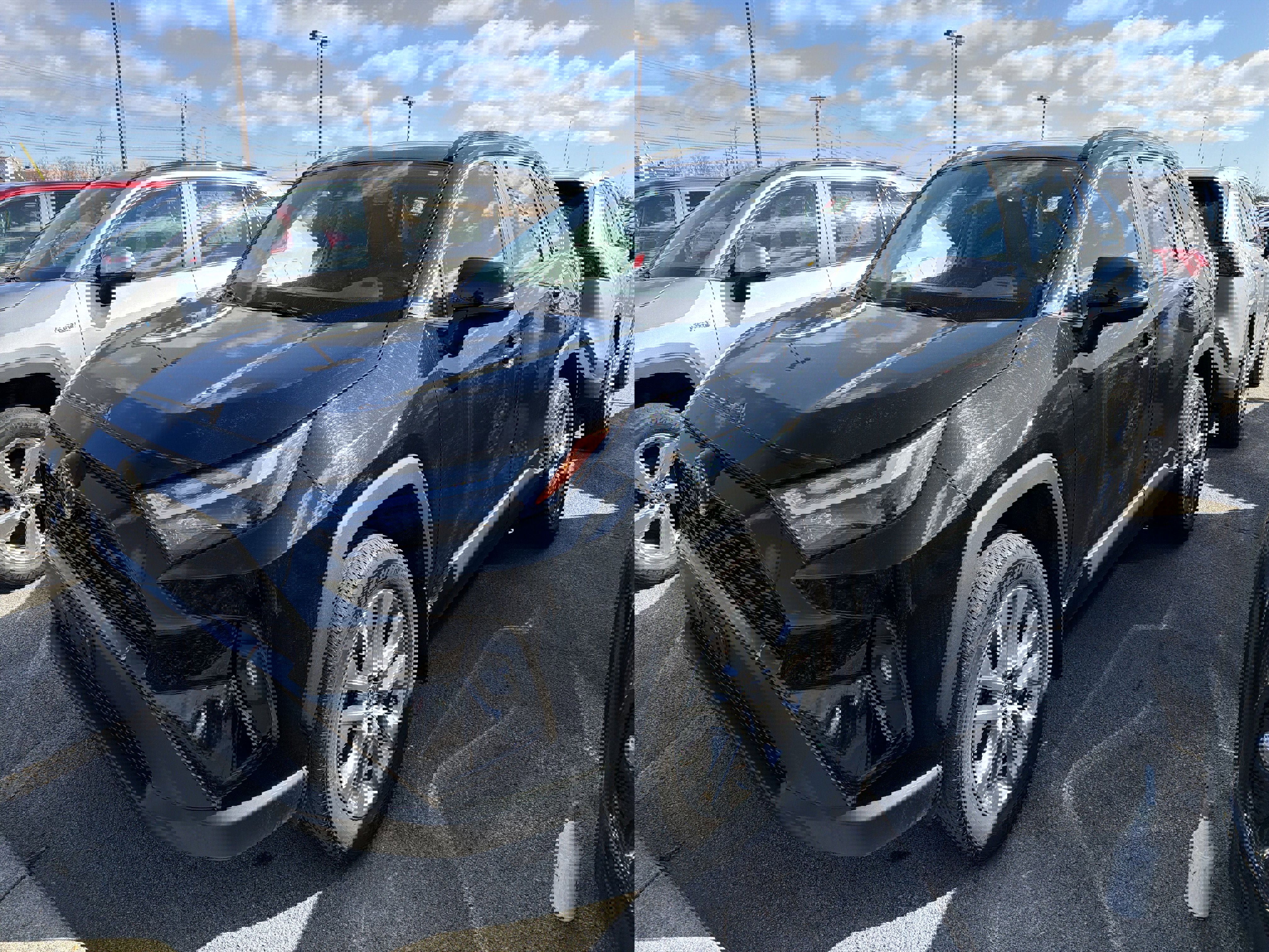 Used 2023 Toyota RAV4 XLE Premium image 4
