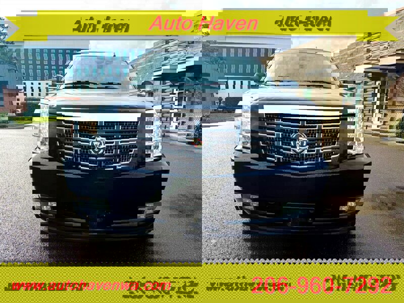 Used 2007 Cadillac Escalade AWD w/ Information Package image 2